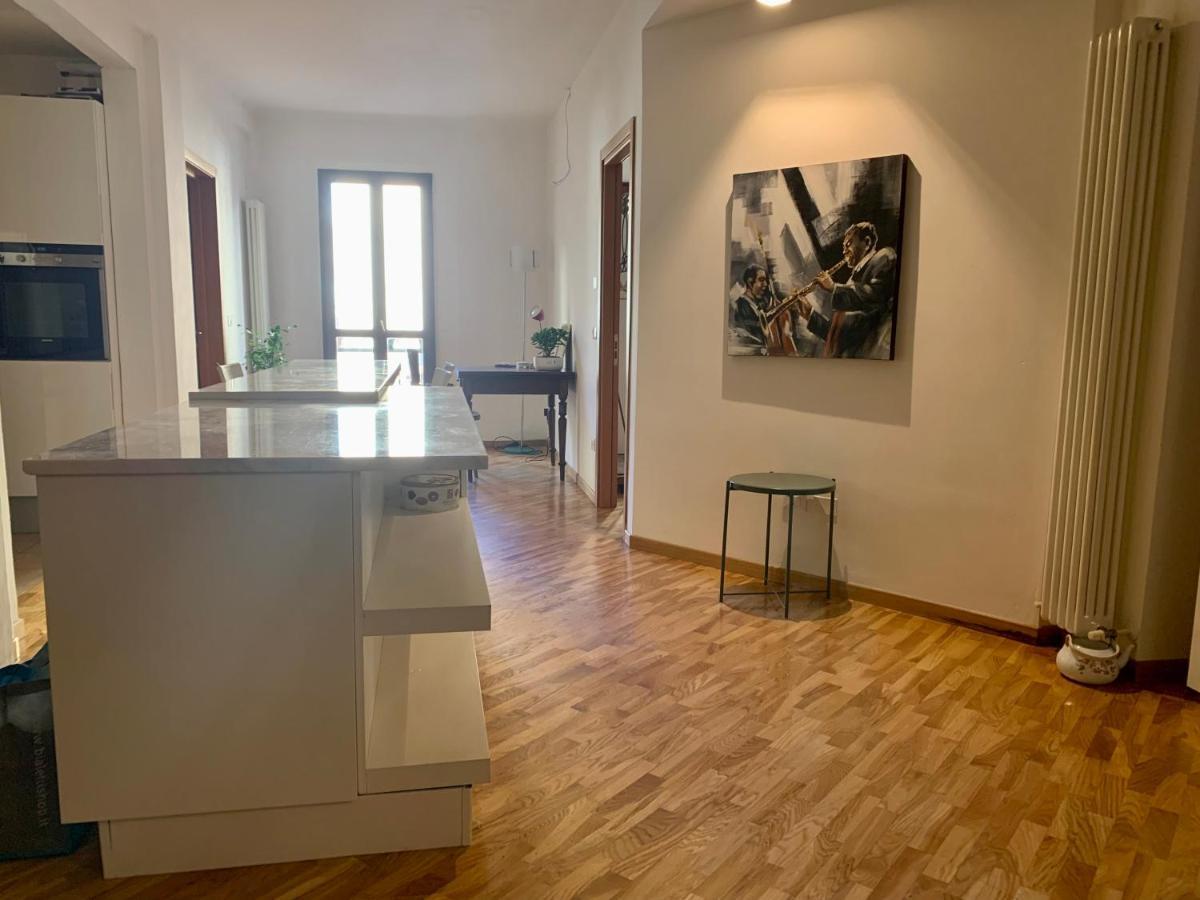 Apartamento Loft Del Pratello Bolonia Exterior foto