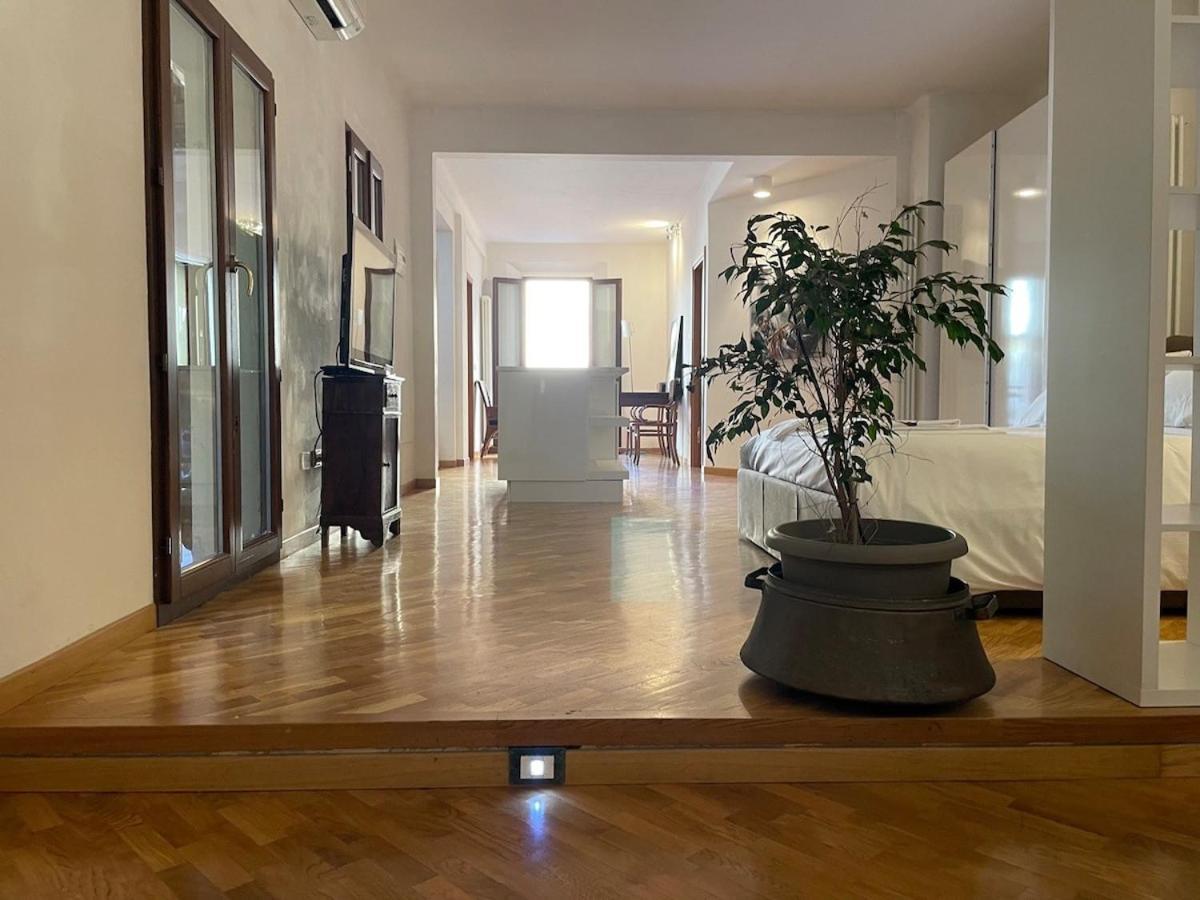Apartamento Loft Del Pratello Bolonia Exterior foto